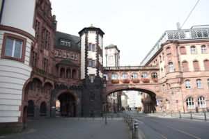 #Römer Nordseite #Römer Südseite #Seufzerbrücke #Altstadt #Rathaus #Ratskeller #Innenstadt